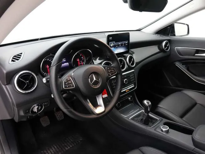 Mercedes-Benz CLA CLA180d Shooting Brake Edition + GPS + Led Image 8