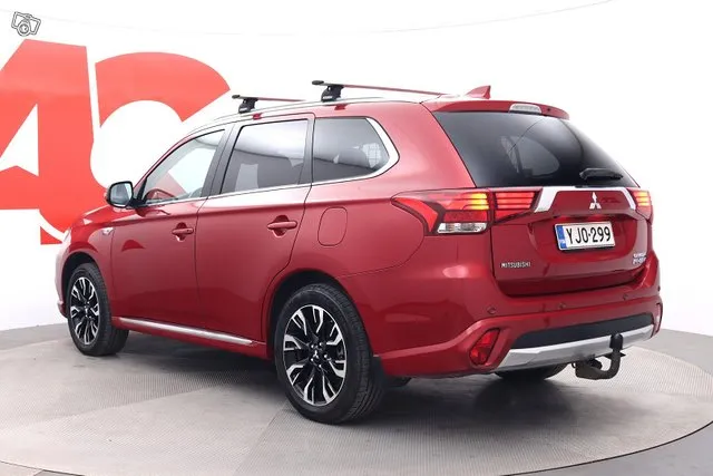 Mitsubishi Outlander Intense+ 4WD 5P - / 1-OMISTJA / TÄYDE MERK HUOLTOKIRJA / KOUKKU / LOHKO JA SISÄP / TUTKAT / PKAMERA / Image 3