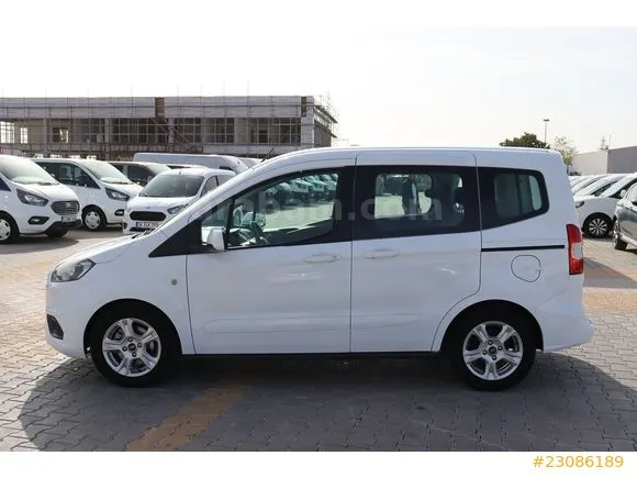 Ford Tourneo Courier 1.5 TDCi Delux Image 2